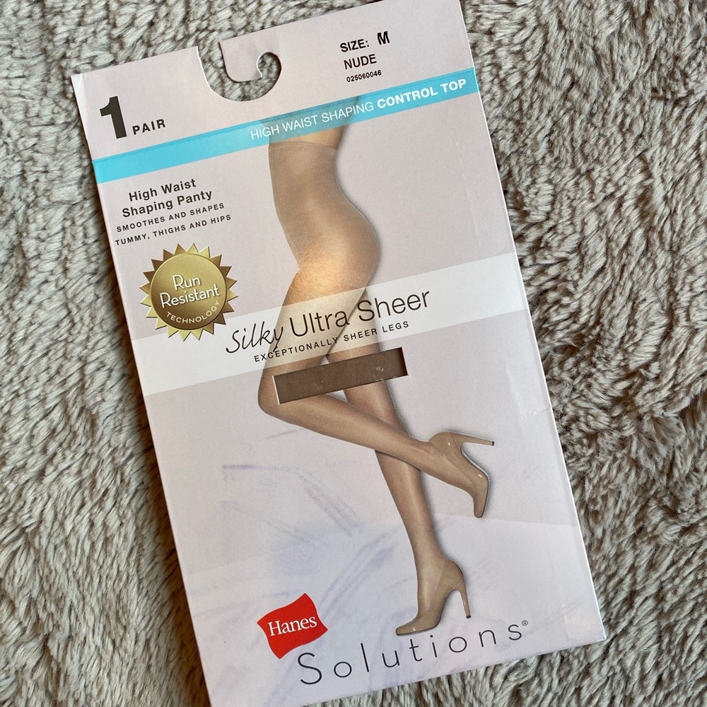 NWT Hanes Silky Ultra Sheer Run Resistant Nylons